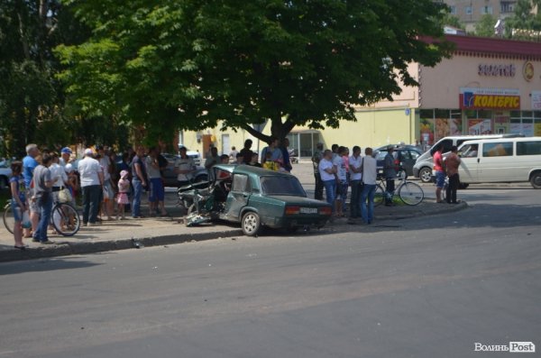 У Луцьку в аварії «знесло» півавто: водій у важкому стані. ФОТО 
