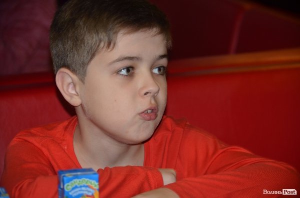 Луцький меценат Андрій Покровський влаштував різдвяне свято для соціально  незахищених діток