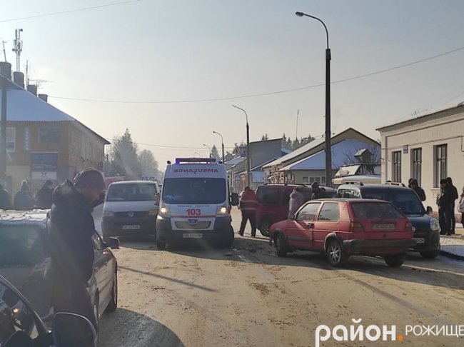 На Волині – подвійна аварія за участю «швидкої». ФОТО