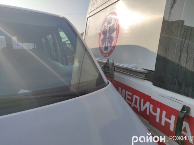 На Волині – подвійна аварія за участю «швидкої». ФОТО