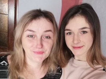 Брендове оформлення – «солодке сало»: на Волині мама з донькою оригінально прикрашають випічку. ФОТО