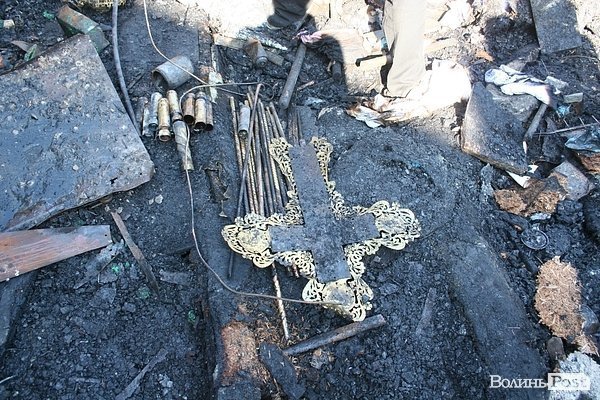 У центрі Луцька згоріла унікальна колекція книг. Власник підозрює підпал. ФОТО