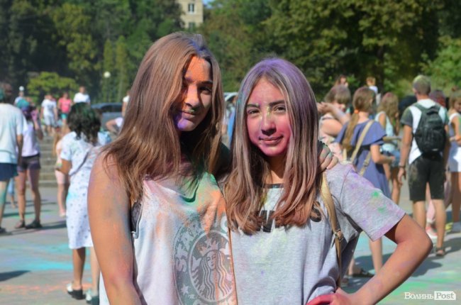 Кольорова подія року: як у Луцьку святкують День молоді. ФОТО