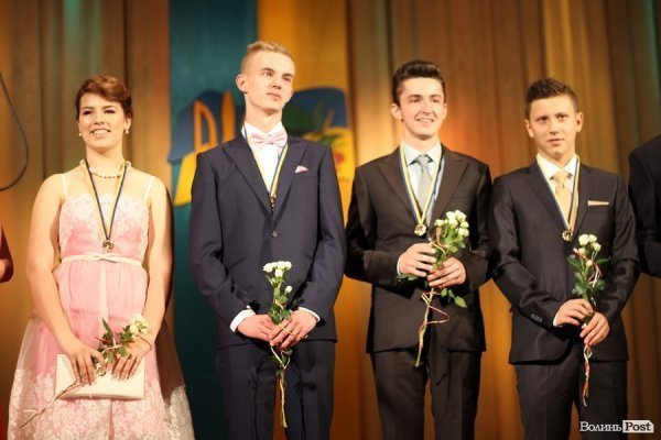 Луцьким випускникам вручили медалі