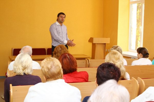 Роман Іванюк здав кров пораненим солдатам. ФОТО*
