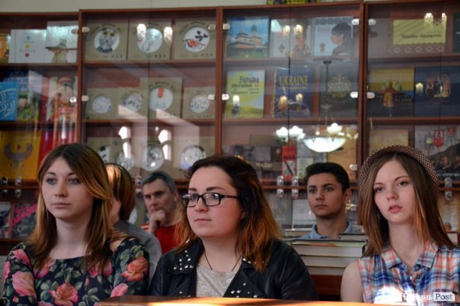 У Луцьку презентували книгу «смачних вишень, Львова та дощів»