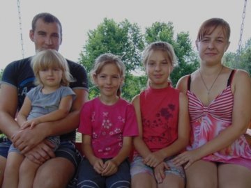 На Волині матір з донькою вийшли заміж за двох братів