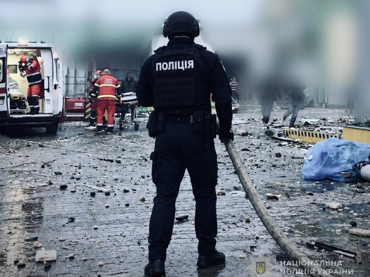 Поліція працює на місці атаки ворожого БпЛА в Маневичах 