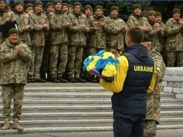 Як у Харкові зустрічали волинянина, який виборов 2 медалі на «Іграх Нескорених». ВІДЕО