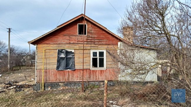 У Володимирі через коротке замикання електромережі горів будинок. ВІДЕО