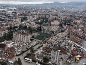 У Туреччині від землетрусу загинуло понад 3,5 тисяч людей: в країні – надзвичайний стан