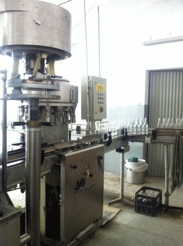 Міліція «накрила» підпільний горілчаний цех. ФОТО