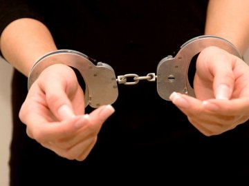 Волинянка поцупила у 18-річної дівчини  гроші і золото