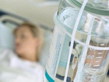 Матір з донькою підхопили ботулізм через вживання консерви з риби