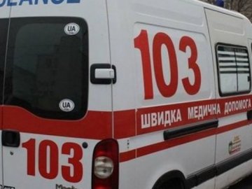 На Волині молодий чоловік розгулював вулицями міста голяка та з ножем у руках