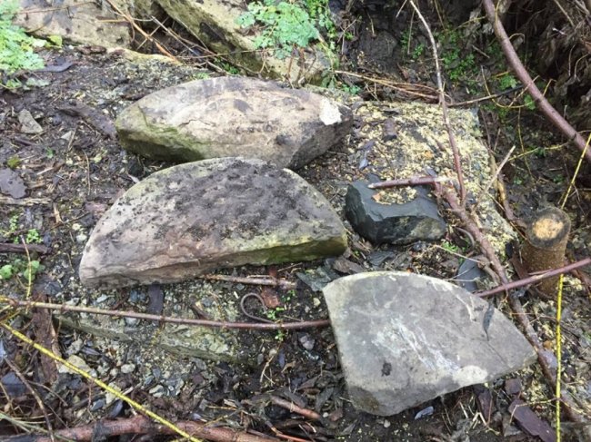 У місті на Волині знайшли рештки єврейських надгробків. ФОТО