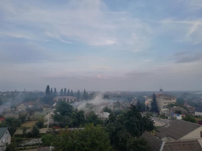 «Ви ж травите людей»: у місті на Волині палять сміття. ФОТО