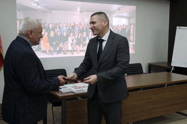 Суддю з Луцька урочисто провели у відставку. ФОТО