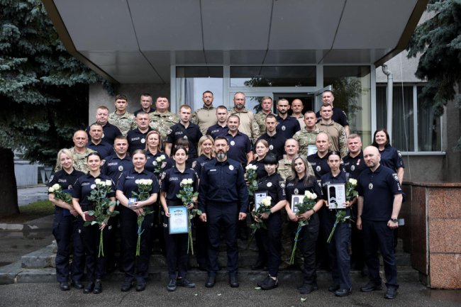 Захищають на фронті і в тилу: на Волині з нагоди професійного свята відзначили поліцейських