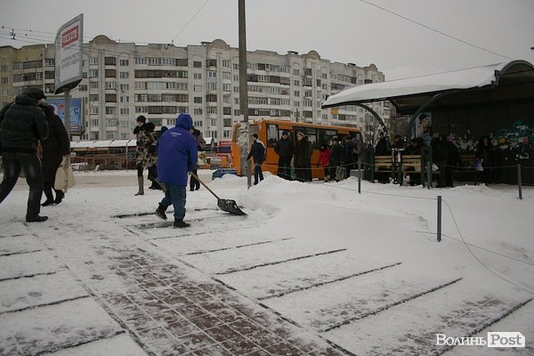 Луцьк засипає снігом. ФОТО