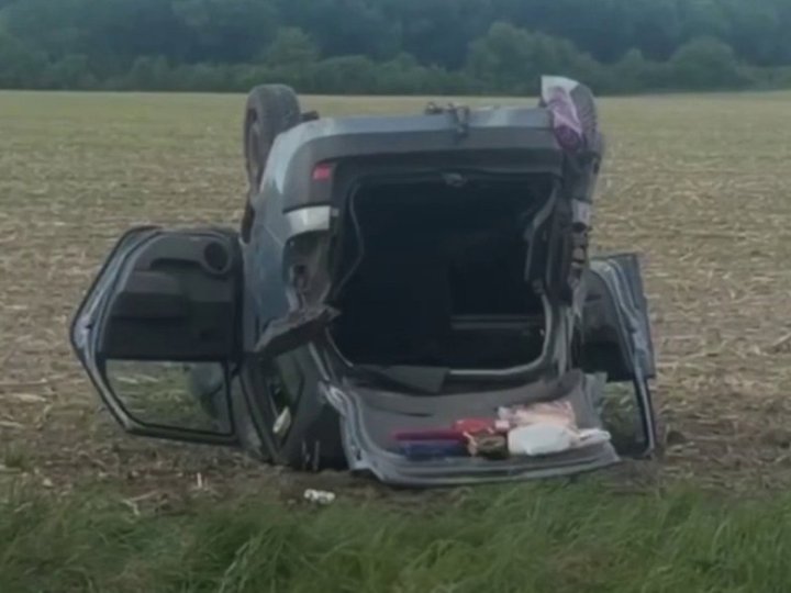 На Волині водій авто втікав від ТЦК, з'їхав у кювет і перекинувся на дах 