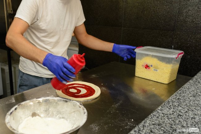 Гаряча піца – за 5 хвилин: у Луцьку відкрили 11-ий магазин популярної мережі «Галя Балувана»*