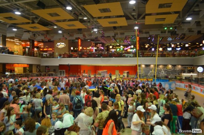 Діти наших Героїв: у «ПортСity» розважали дітей волинських атовців