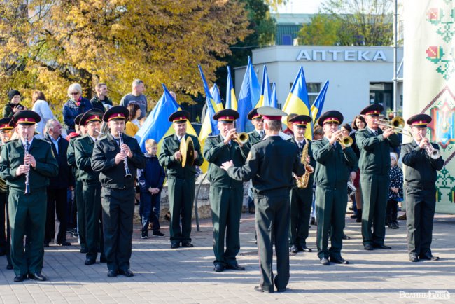 У центрі Луцька майже пів тисячі ліцеїстів склали присягу. ФОТО