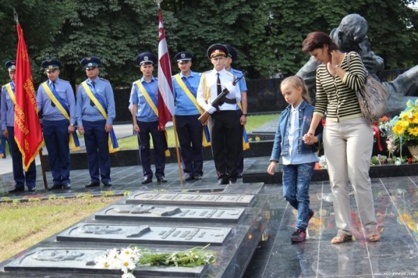 У Луцьку вшанували загиблих у війні з фашистами. ФОТО
