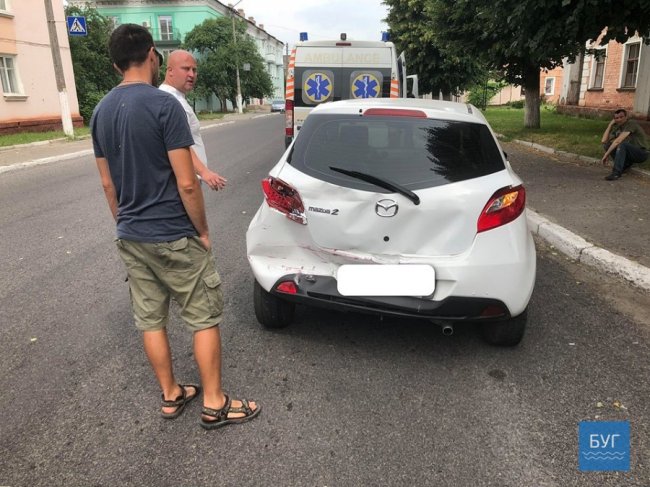 У Нововолинську автобус врізався у легковик: постраждала жінка. ФОТО