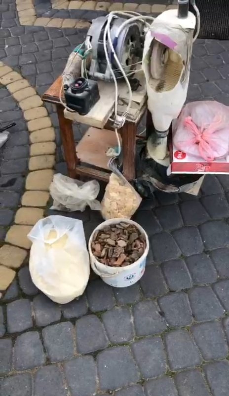 Волинські правоохоронці викрили нелегальні майстерні з обробки «сонячного каміння». ФОТО
