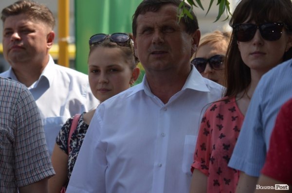 У Луцьку вже почали святкувати День Конституції. ФОТО