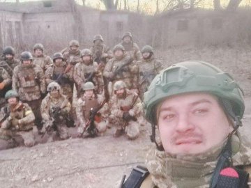 Дружина полеглого воїна з Волині назбирала на автівку для його побратимів