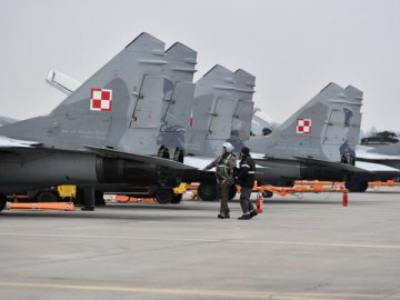 Польща знову піднімала в небо авіацію під час ракетної атаки росії