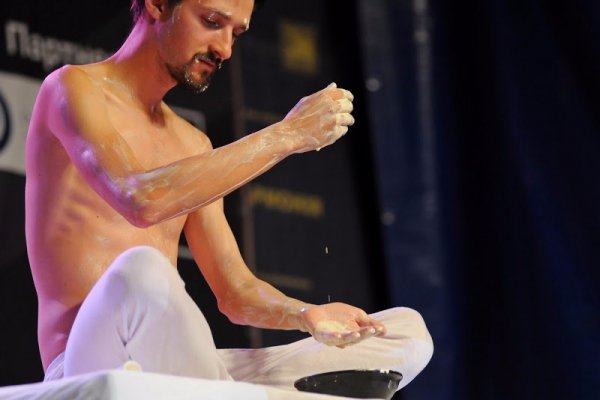 У стінах Луцького замку - театрально-джазовий перформанс від театру «ГаРмИдЕр». ФОТО