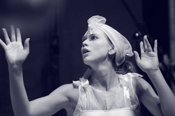 У стінах Луцького замку - театрально-джазовий перформанс від театру «ГаРмИдЕр». ФОТО