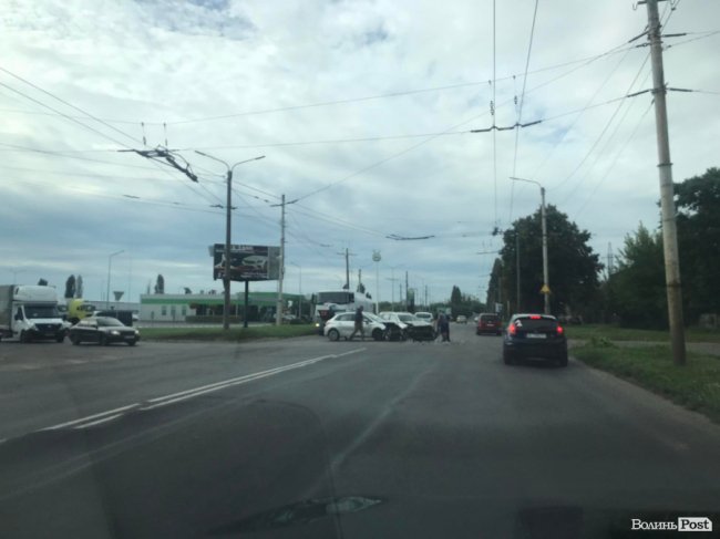 У Луцьку – аварія за участю двох автівок. ФОТО