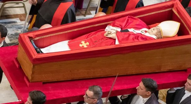 У Ватикані 26 квітня попрощаються з Папою Римським