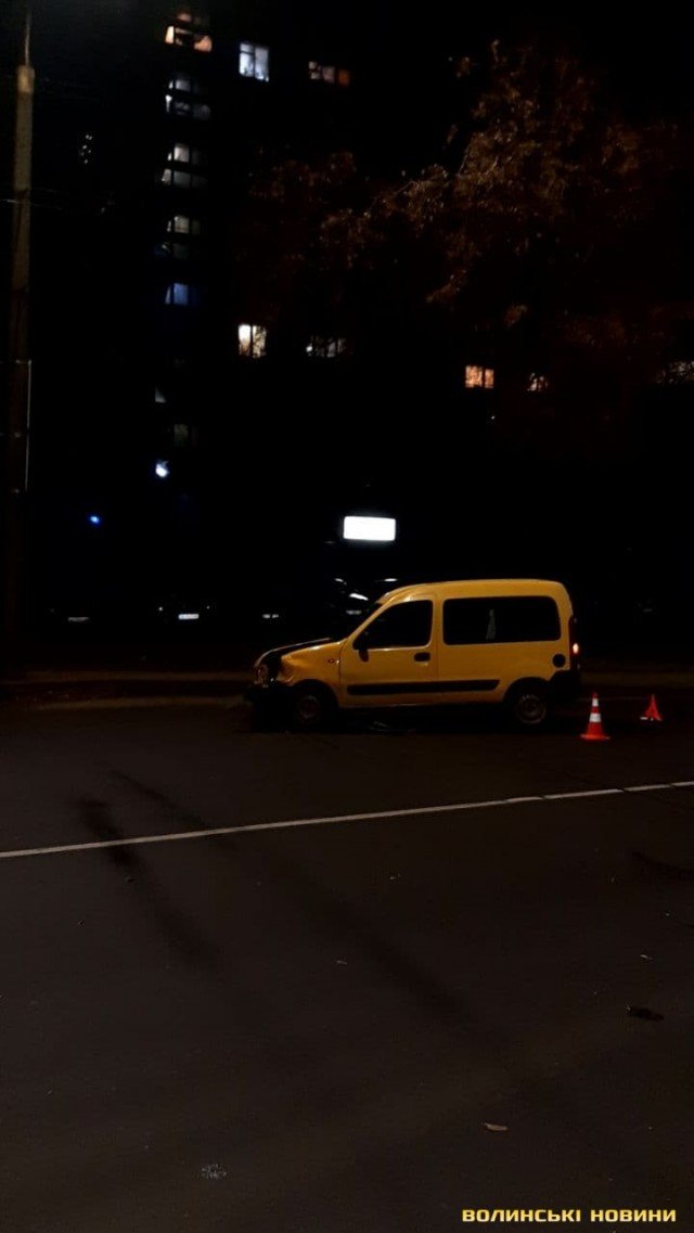 Не поділили дорогу: у Луцьку зіткнулись дві автівки. ФОТО