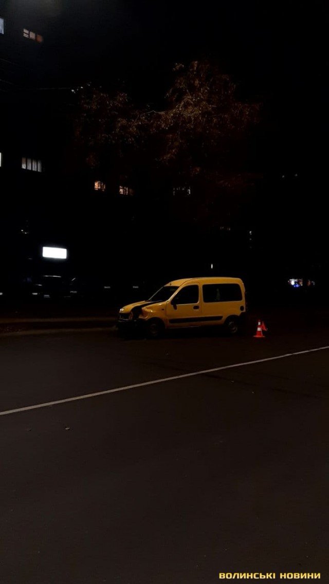 Не поділили дорогу: у Луцьку зіткнулись дві автівки. ФОТО