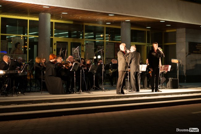 «Перша хвилина миру»: лучани вшанували полеглих воїнів. ФОТО