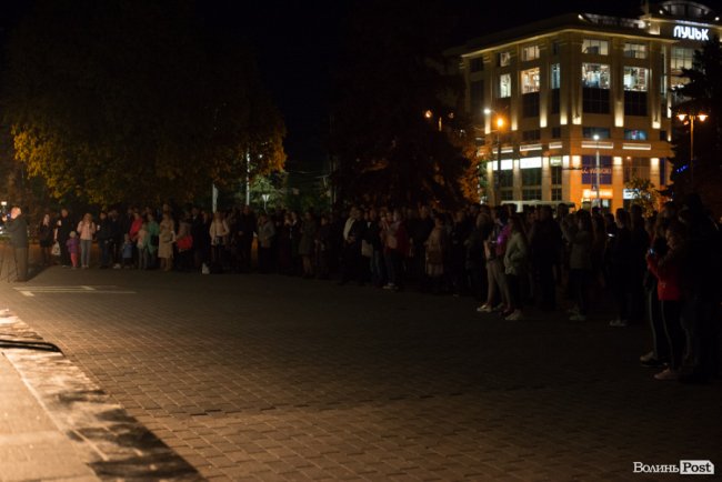«Перша хвилина миру»: лучани вшанували полеглих воїнів. ФОТО