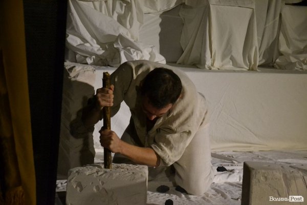 «ГаРмИдЕр» подарував лучанам виставу за твором Лесі Українки «На полі крові». ФОТО