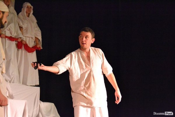 «ГаРмИдЕр» подарував лучанам виставу за твором Лесі Українки «На полі крові». ФОТО