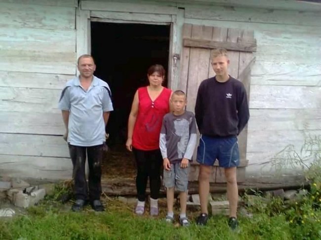 Втікали від вогню через вікно: багатодітна сім’я з Волині лишилася без даху над головою