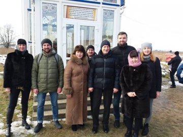 Голова Волинської ОДА скупався в ополонці під Луцьком