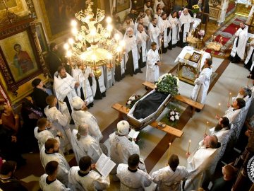 У Луцьку попрощались із священником і семінаристом, які загинули у жахливій аварії в Боголюбах. ФОТО