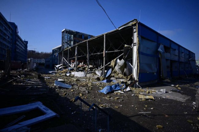 Все, що лишилося від складу «Rozetka» у Києві: моторошні фото