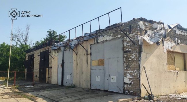 Росіяни обстріляли пожежну частину в Запорізькій області: четверо рятувальників поранені