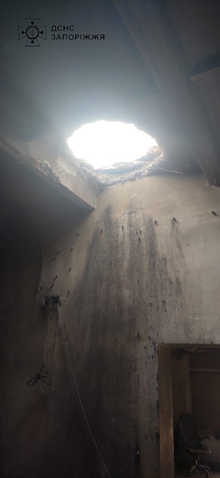 Росіяни обстріляли пожежну частину в Запорізькій області: четверо рятувальників поранені